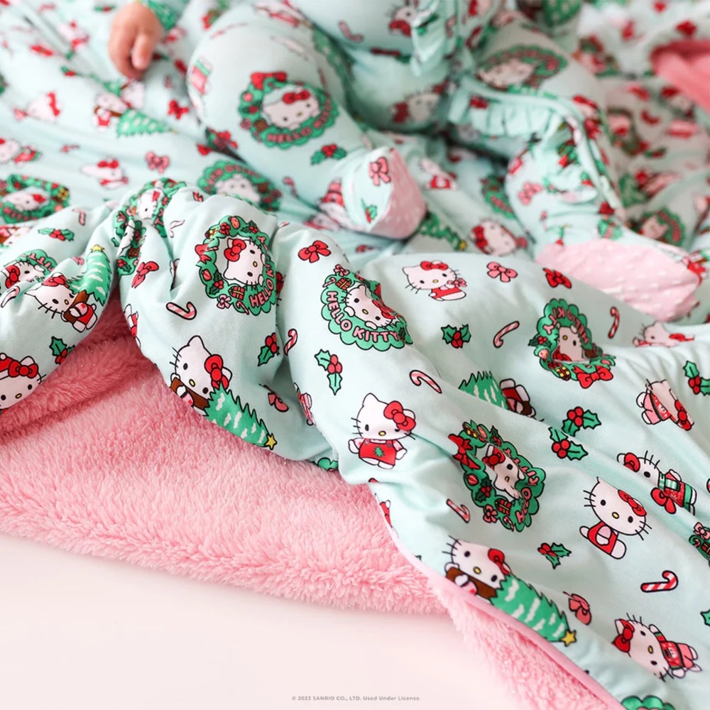 Posh Peanut x Hello Kitty Wreath Plush Patoo